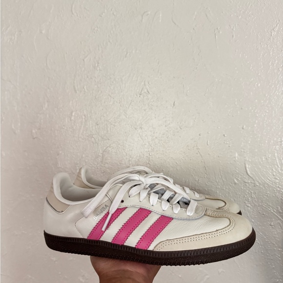 Women’s Adidas Sambas - Picture 1 of 4